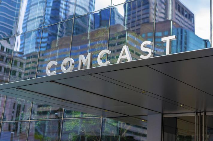 Comcast Corporation (NASDAQ:CMCSA) Collaborates With Swimmer Simone Manuel To Deliver Free WiFi To Learners